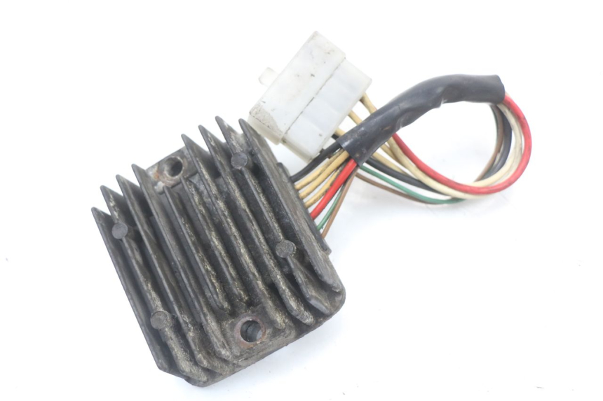 photo de LAADREGELAAR YAMAHA XJ F 900 (1983 - 1994) - Detail van het onderdeel