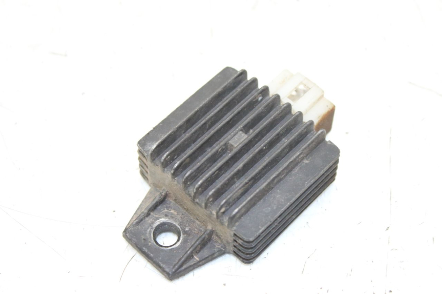 photo de LAADREGELAAR ZHEJIANG XMOTOS XB-81 50 - Detail van het onderdeel