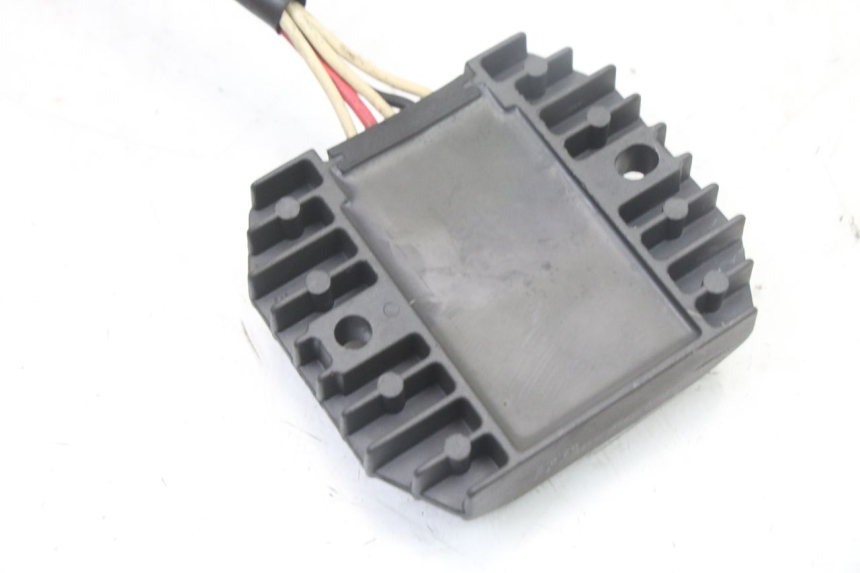 photo de LAADREGELAAR YAMAHA FZS FAZER 600 (2001 - 2003) - Technische close-up