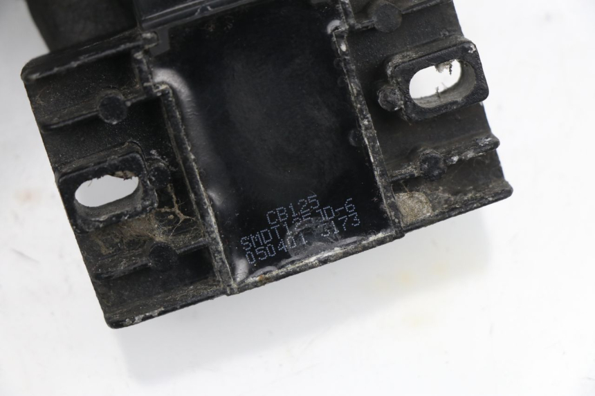 photo de LAADREGELAAR YAMAHA YBR 125 (2004 - 2006) - Detail van het onderdeel