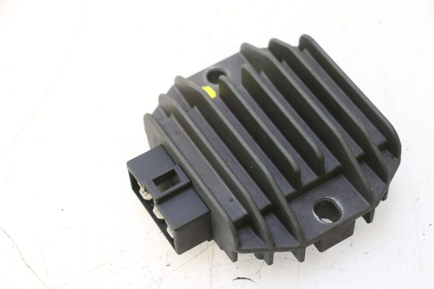 photo de LAADREGELAAR YAMAHA YP MAJESTY 125 (1998 - 2001) - Andere kijkhoek