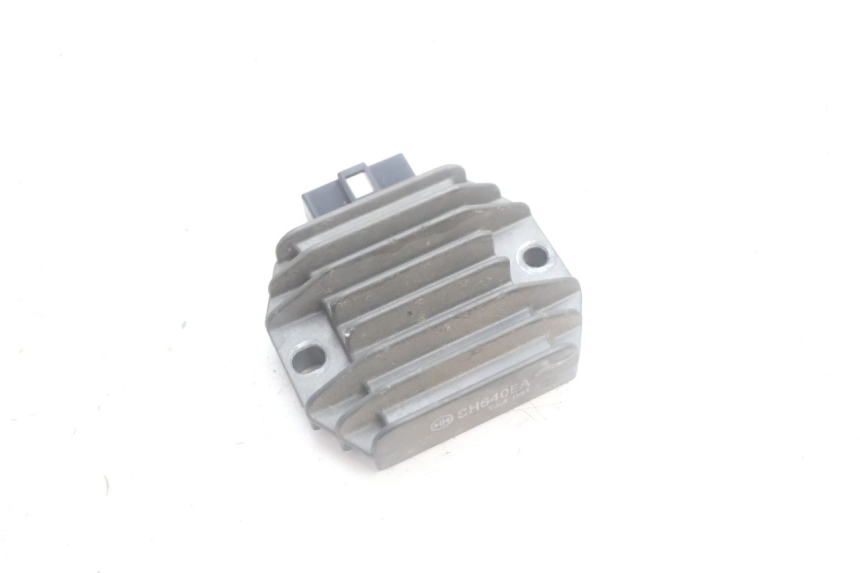 photo de LAADREGELAAR YAMAHA YP MAJESTY 125 (2002 - 2006) - Detail van het onderdeel