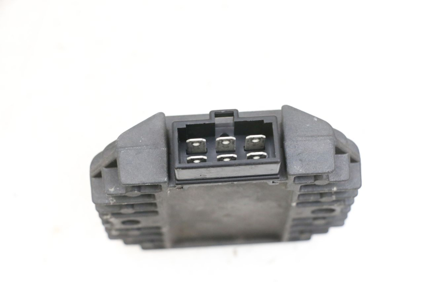 photo de LAADREGELAAR KAWASAKI ZR 7 750 (1999 - 2004) - Detail van het onderdeel