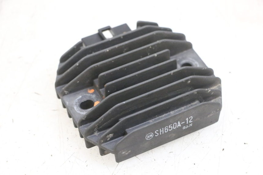 photo de LAADREGELAAR KAWASAKI ZR 7 750 (1999 - 2004) - Andere kijkhoek