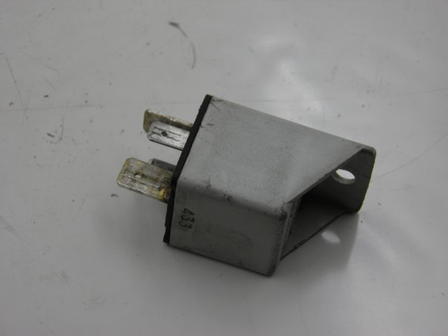 photo de STARTERRELAIS DERBI GP MAX 250 (2006 - 2008) - Detail van het onderdeel
