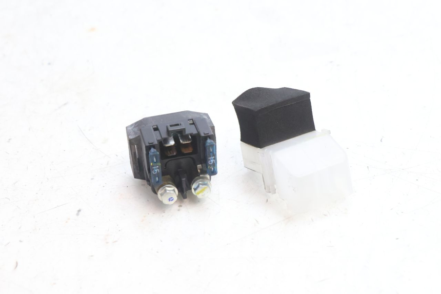 photo de STARTERRELAIS YAMAHA FZ8 800 (2010 - 2016) - Detail van het onderdeel