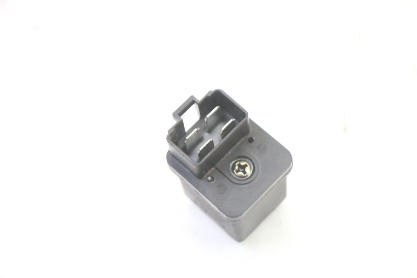 photo de STARTERRELAIS PEUGEOT KISBEE 2T 50 (2010 - 2017) - Zoom op gebruiksstaat