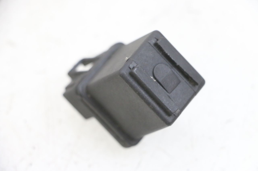 photo de STARTERRELAIS PEUGEOT KISBEE 4T 50 (2010 - 2017) - Detail van het onderdeel