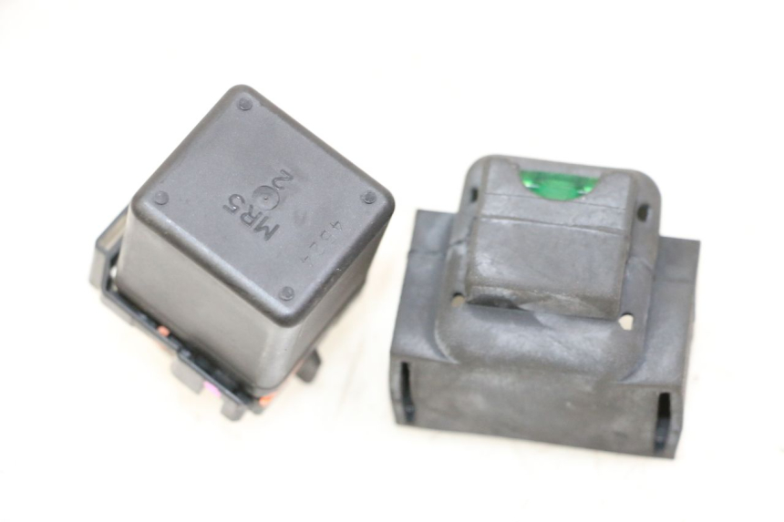 photo de STARTERRELAIS PIAGGIO MP3 500 (2014 - 2017) - Detail van het onderdeel