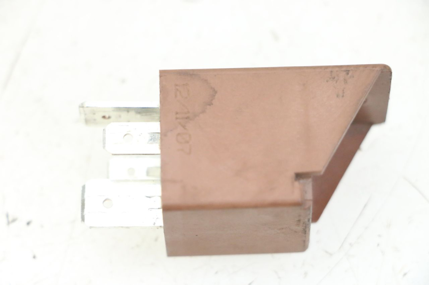 photo de STARTERRELAIS PIAGGIO VESPA LX 150 (2005 - 2013) - Detail van het onderdeel