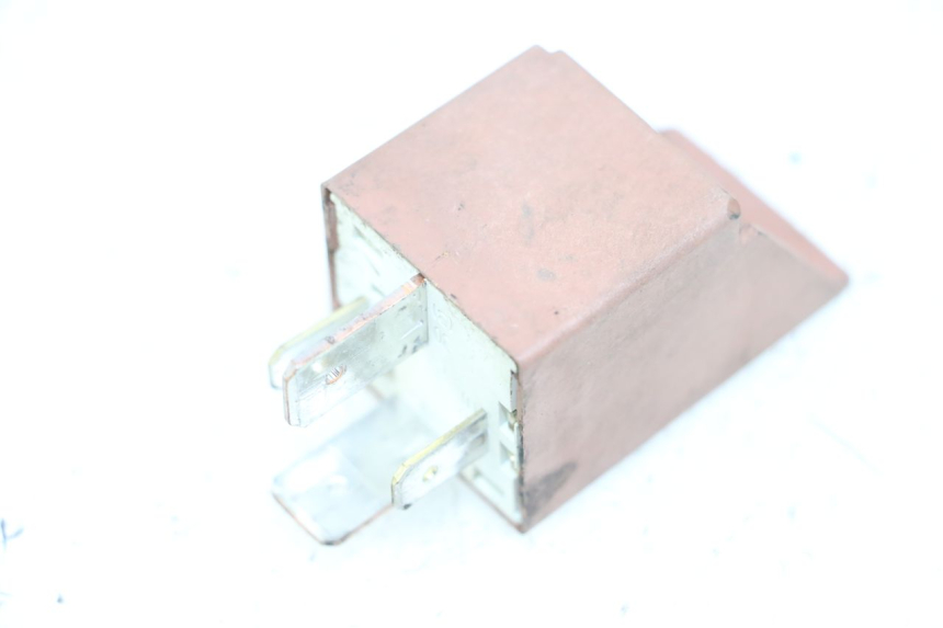 photo de STARTERRELAIS APRILIA SCARABEO 100 (2003 - 2012) - Hoofdaanzicht