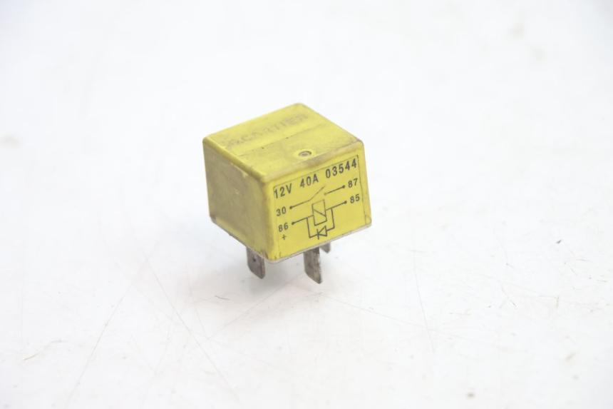 photo de STARTERRELAIS PEUGEOT SPEEDFIGHT 2 AC 50 (2000 - 2009) - Detail van het onderdeel