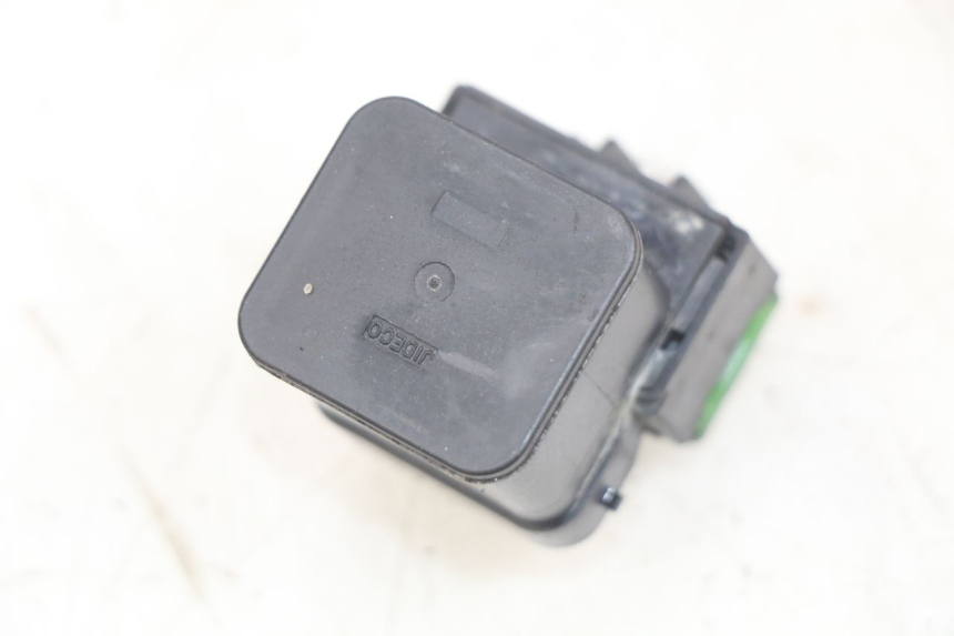 photo de STARTERRELAIS SUZUKI SV N 650 (1999 - 2002) - Zoom op gebruiksstaat