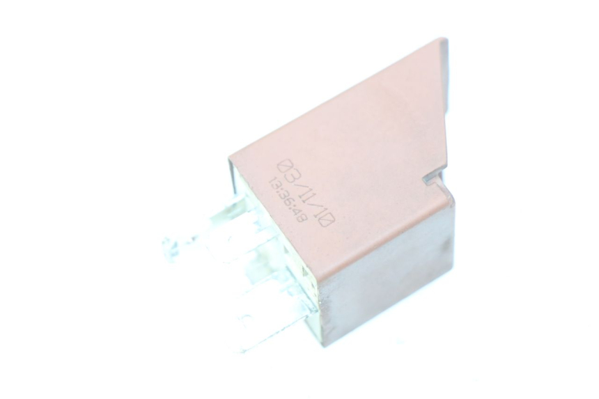 photo de STARTERRELAIS PIAGGIO VESPA LX 2T 50 (2005 - 2013) - Detail van het onderdeel