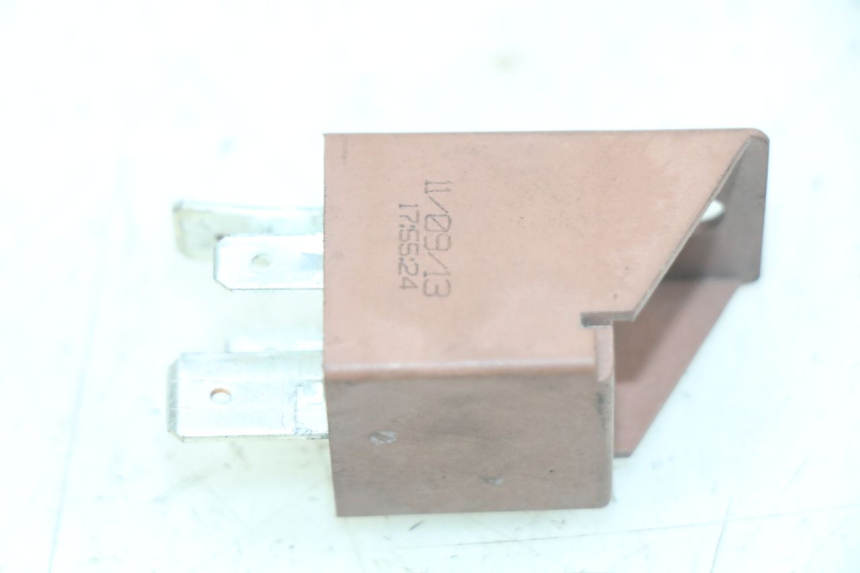 photo de STARTERRELAIS PIAGGIO XEVO - X EVO 125 (2007 - 2017) - Detail van het onderdeel