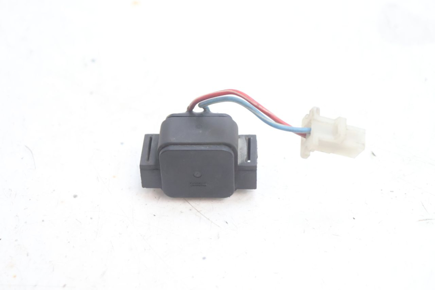 photo de STARTERRELAIS YAMAHA YP MAJESTY 125 (2002 - 2006) - Andere kijkhoek