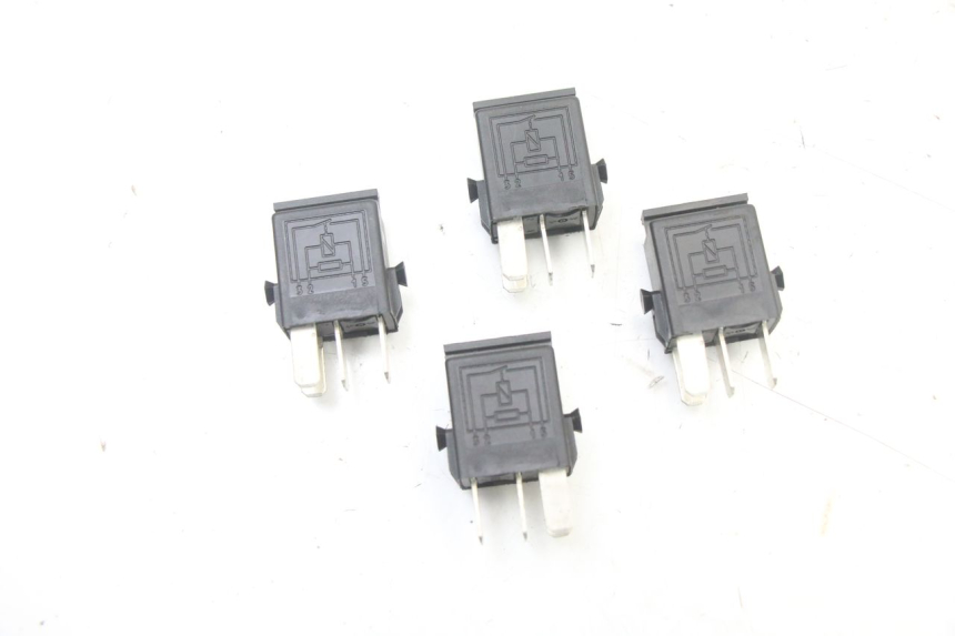 photo de ELEKTRISCH RELAIS BMW C1 125 (2000 - 2003) - Andere kijkhoek