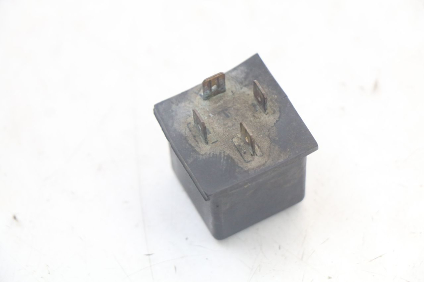 photo de ELEKTRISCH RELAIS MBK BOOSTER SPIRIT 50 (2004 - 2017) - Zoom op gebruiksstaat