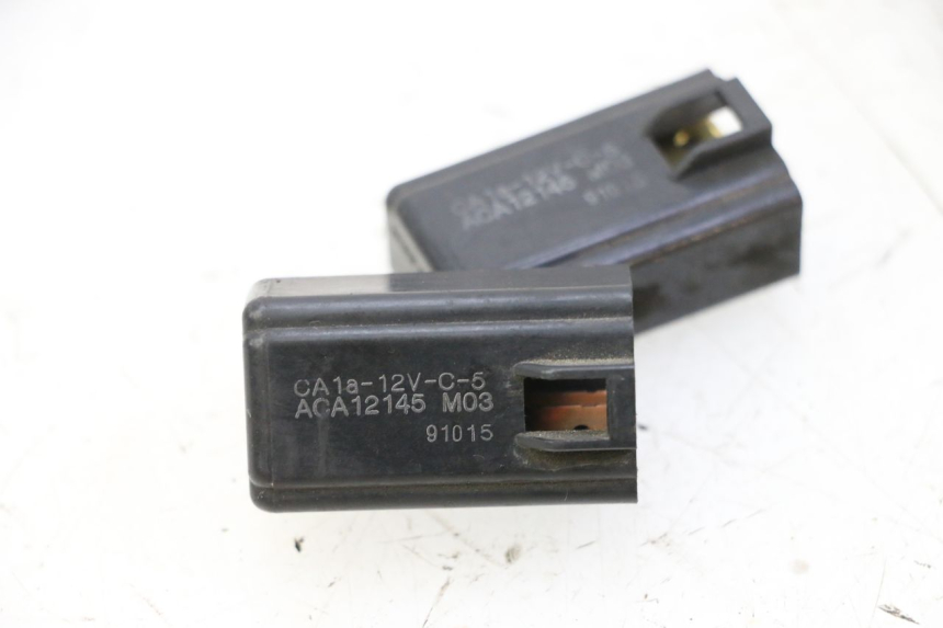 photo de ELEKTRISCH RELAIS SUZUKI BURGMAN 125 (2007 - 2014) - Detail van het onderdeel