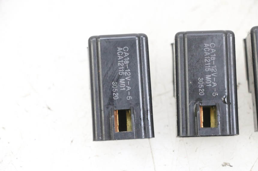 photo de ELEKTRISCH RELAIS SUZUKI BURGMAN 650 (2013 - 2020) - Andere kijkhoek