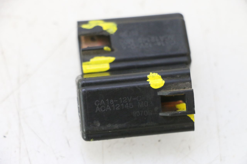 photo de ELEKTRISCH RELAIS SUZUKI BURGMAN 125 (2007 - 2014) - Zoom op gebruiksstaat