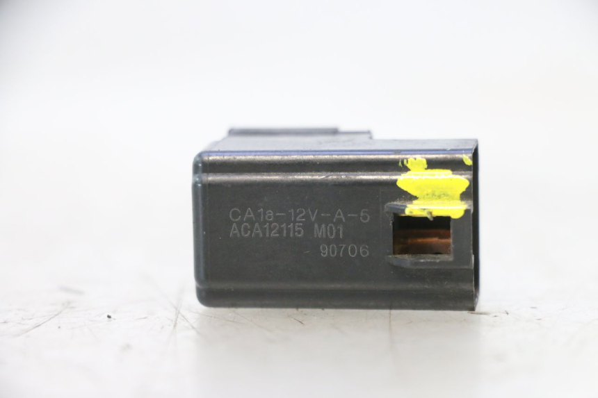 photo de ELEKTRISCH RELAIS SUZUKI BURGMAN 125 (2007 - 2014) - Detail van het onderdeel