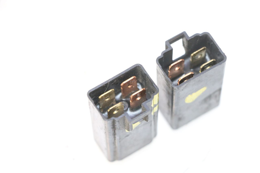 photo de ELEKTRISCH RELAIS SUZUKI BURGMAN 125 (2007 - 2014) - Detail van het onderdeel