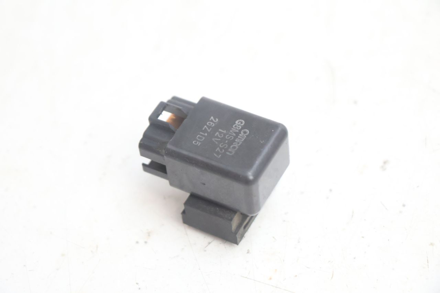 photo de ELEKTRISCH RELAIS SUZUKI BURGMAN EXECUTIVE ABS 650 (2006 - 2012) - Detail van het onderdeel