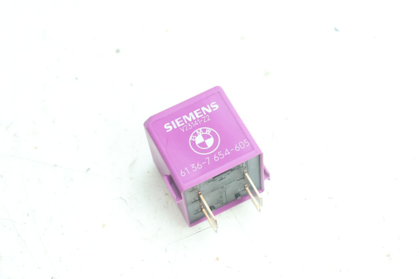 photo de ELEKTRISCH RELAIS BMW C1 125 (2000 - 2003) - Detail van het onderdeel