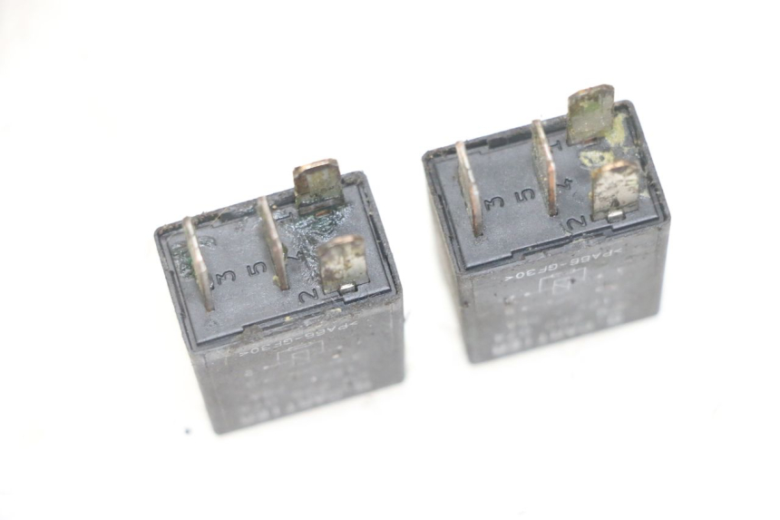 photo de ELEKTRISCH RELAIS PEUGEOT ELYSTAR 125 (2002 - 2007) - Zoom op gebruiksstaat