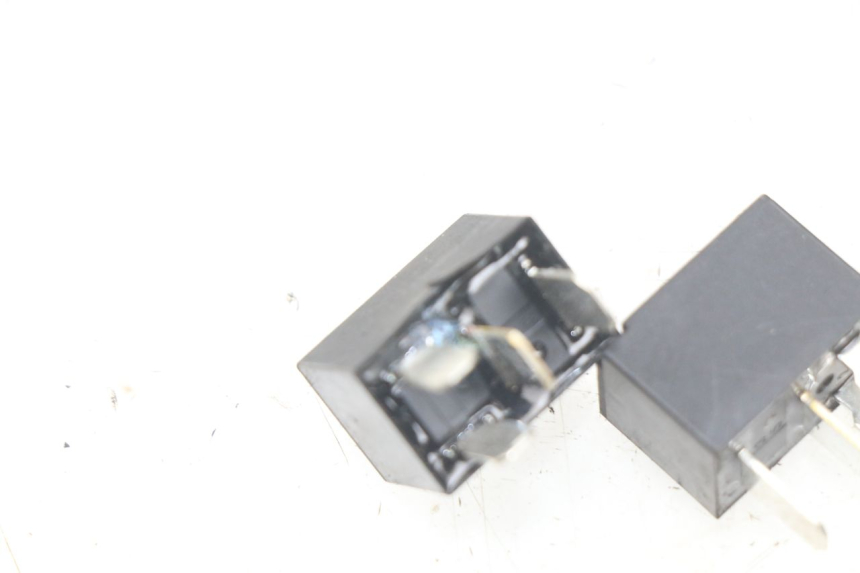 photo de ELEKTRISCH RELAIS JM MOTORS F45i 4T 50 (2020 - 2023) - Zoom op gebruiksstaat