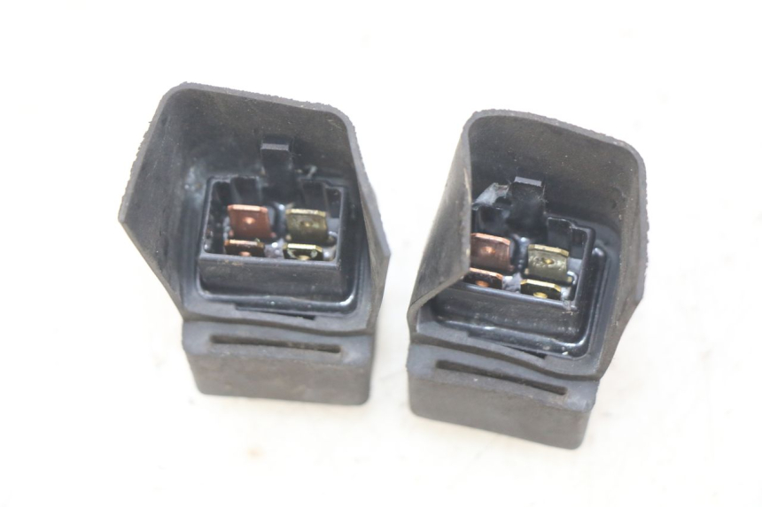 photo de ELEKTRISCH RELAIS HONDA FES PANTHEON 2T 125 (1998 - 2002) - Zoom op gebruiksstaat