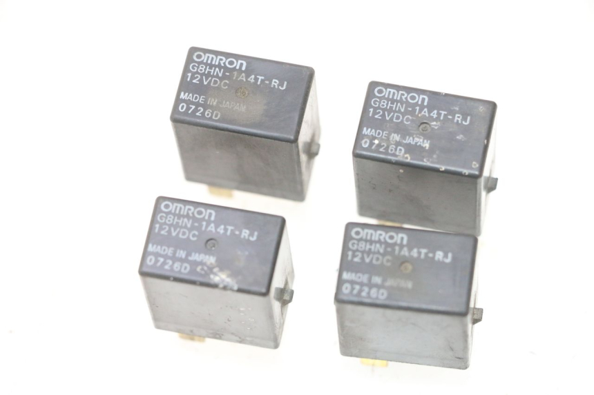 photo de ELEKTRISCH RELAIS HONDA FES PANTHEON 125 (2003 - 2007) - Hoofdaanzicht