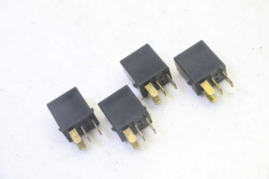 photo de ELEKTRISCH RELAIS HONDA FES S-WING SWING ABS 125 (2007 - 2015) - Hoofdaanzicht