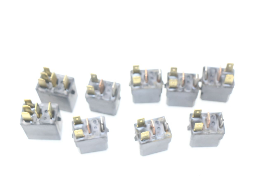 photo de ELEKTRISCH RELAIS YAMAHA FJR ABS 1300 (2006 - 2012) - Detail van het onderdeel