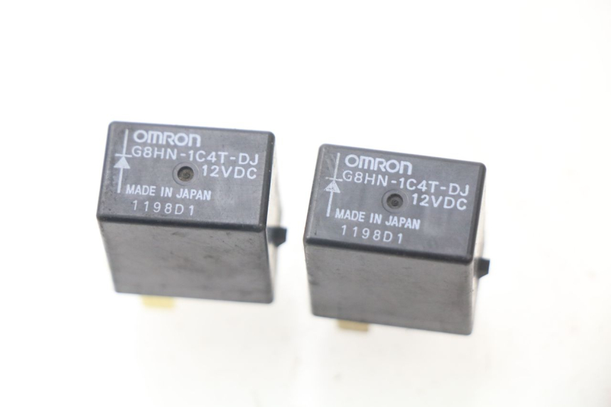 photo de ELEKTRISCH RELAIS YAMAHA FJR ABS 1300 (2006 - 2012) - Bevestigingspunten