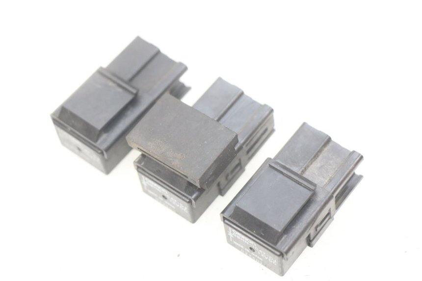 photo de ELEKTRISCH RELAIS YAMAHA FJR ABS 1300 (2016 - 2020) - Zoom op gebruiksstaat