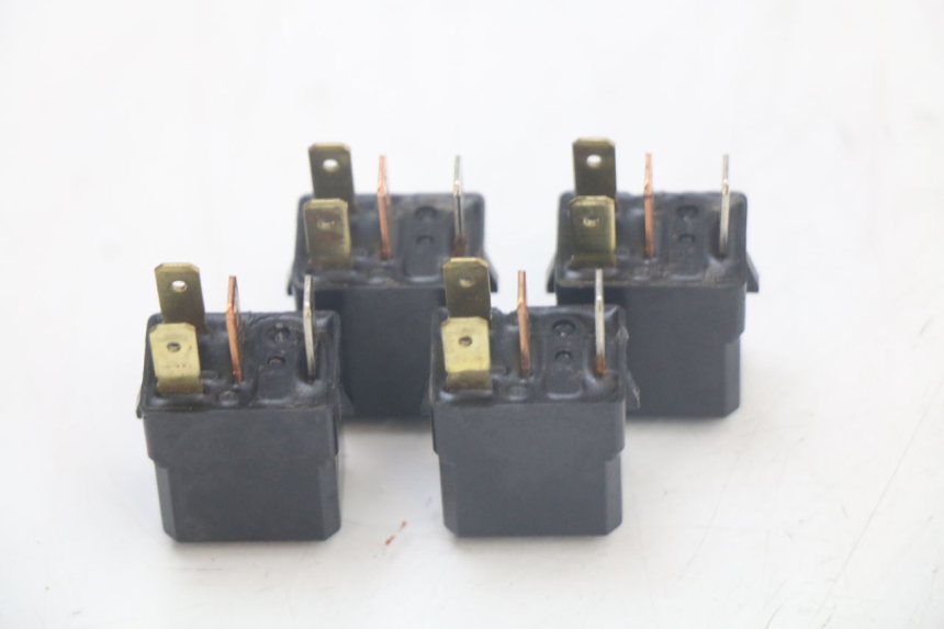 photo de ELEKTRISCH RELAIS YAMAHA FJR ABS 1300 (2006 - 2012) - Detail van het onderdeel