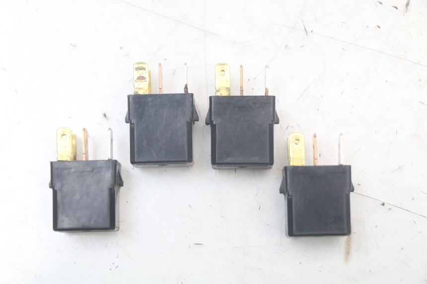 photo de ELEKTRISCH RELAIS YAMAHA FJR ABS 1300 (2006 - 2012) - Zoom op gebruiksstaat