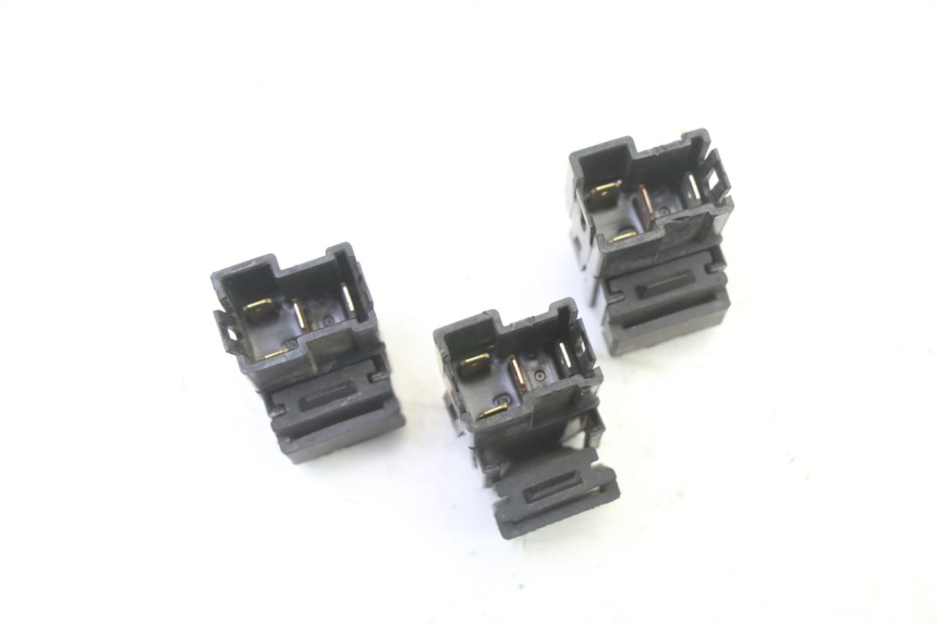 photo de ELEKTRISCH RELAIS YAMAHA FJR ABS 1300 (2006 - 2012) - Zoom op gebruiksstaat