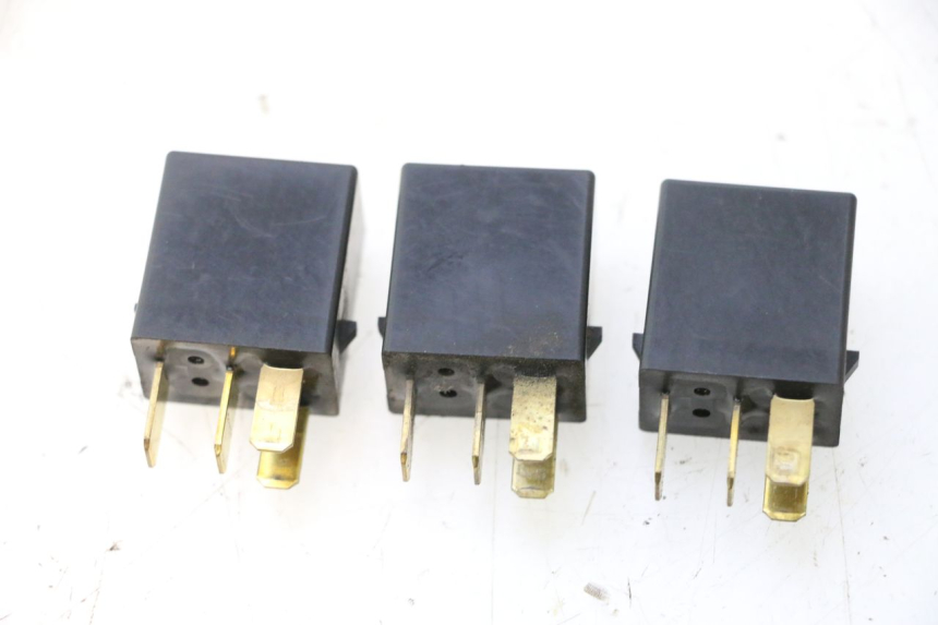 photo de ELEKTRISCH RELAIS HONDA FJS SILVER WING SILVERWING 400 (2005 - 2008) - Hoofdaanzicht