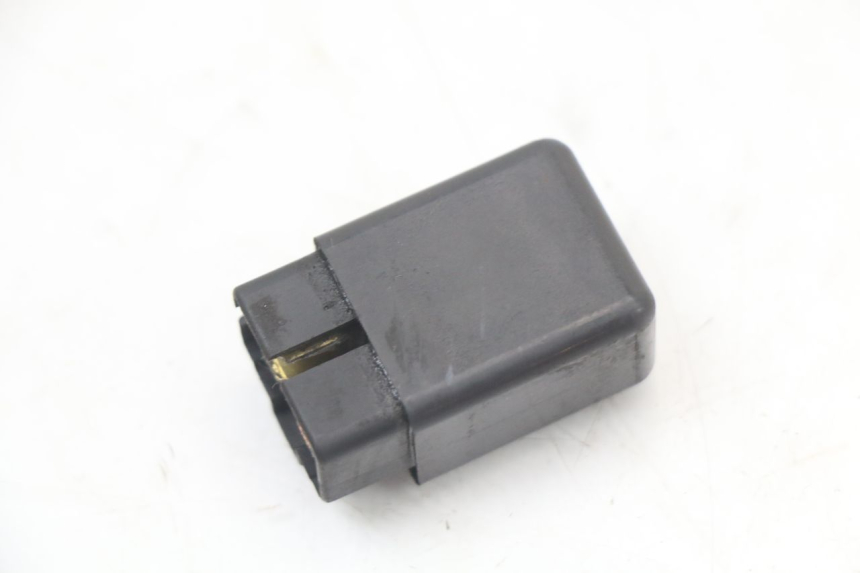 photo de ELEKTRISCH RELAIS SUZUKI GN 125 (1997 - 2000) - Andere kijkhoek