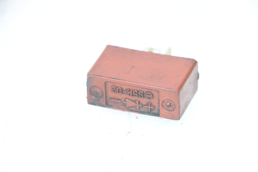 photo de ELEKTRISCH RELAIS KAWASAKI GPX F ZX750F 750 (1986 - 1990) - Hoofdaanzicht
