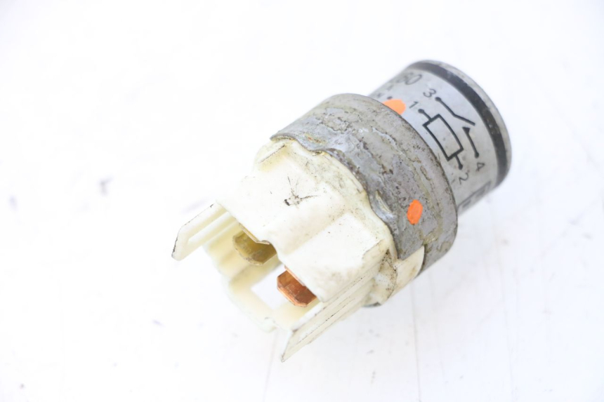 photo de ELEKTRISCH RELAIS KAWASAKI GPX F ZX750F 750 (1986 - 1990) - Zoom op gebruiksstaat