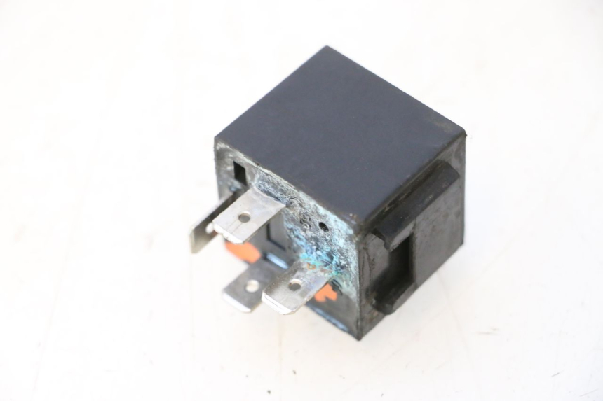photo de ELEKTRISCH RELAIS KAWASAKI GPX F ZX750F 750 (1986 - 1990) - Detail van het onderdeel