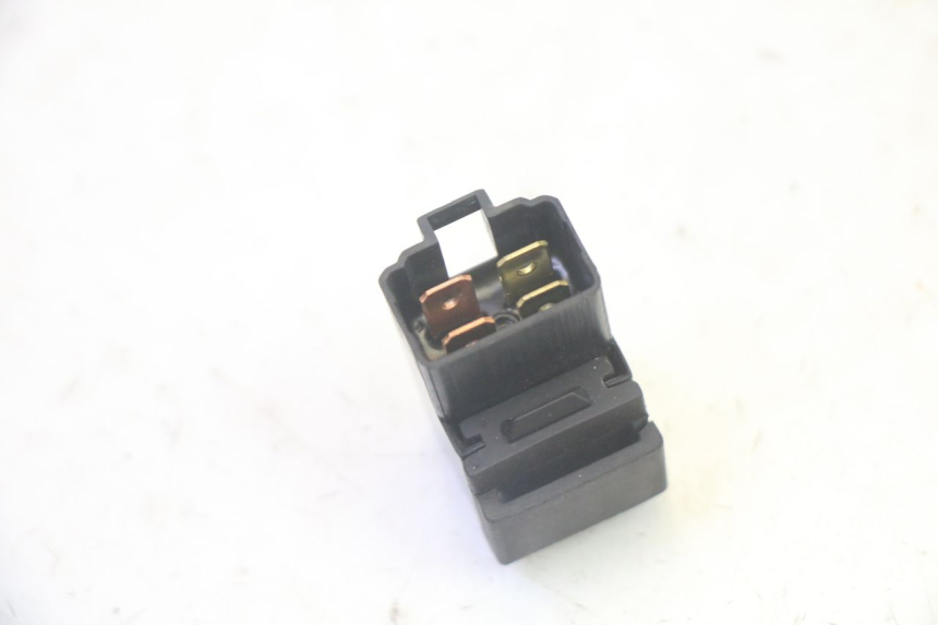 photo de ELEKTRISCH RELAIS SUZUKI GSF N BANDIT 600 (1996 - 1999) - Zoom op gebruiksstaat