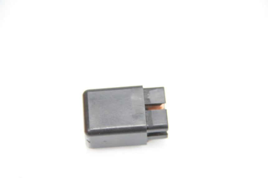 photo de ELEKTRISCH RELAIS SUZUKI GSR 600 (2005 - 2012) - Detail van het onderdeel