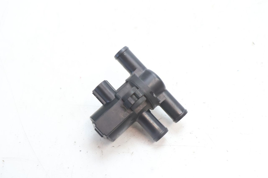 photo de ELEKTRISCH RELAIS SUZUKI GSR 600 (2005 - 2012) - Detail van het onderdeel