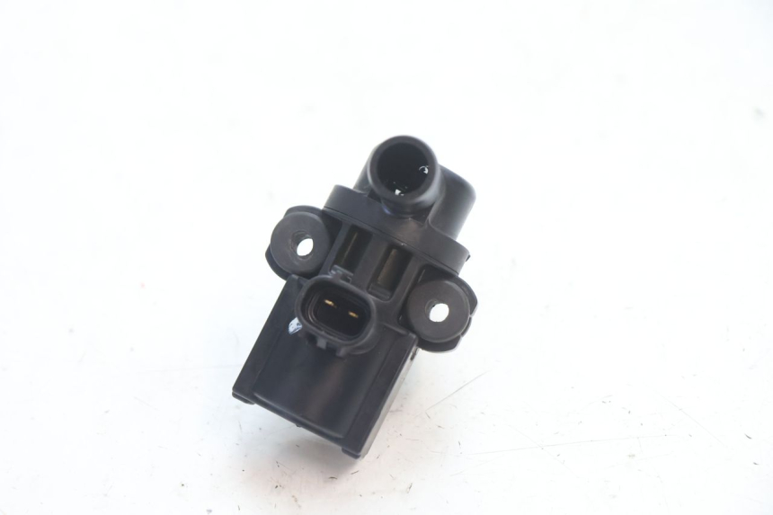 photo de ELEKTRISCH RELAIS SUZUKI GSR 600 (2005 - 2012) - Andere kijkhoek