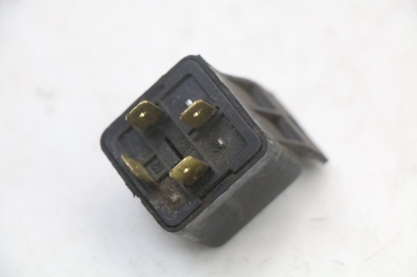 photo de ELEKTRISCH RELAIS SUZUKI GSX E 250 (1982 - 1983) - Zoom op gebruiksstaat